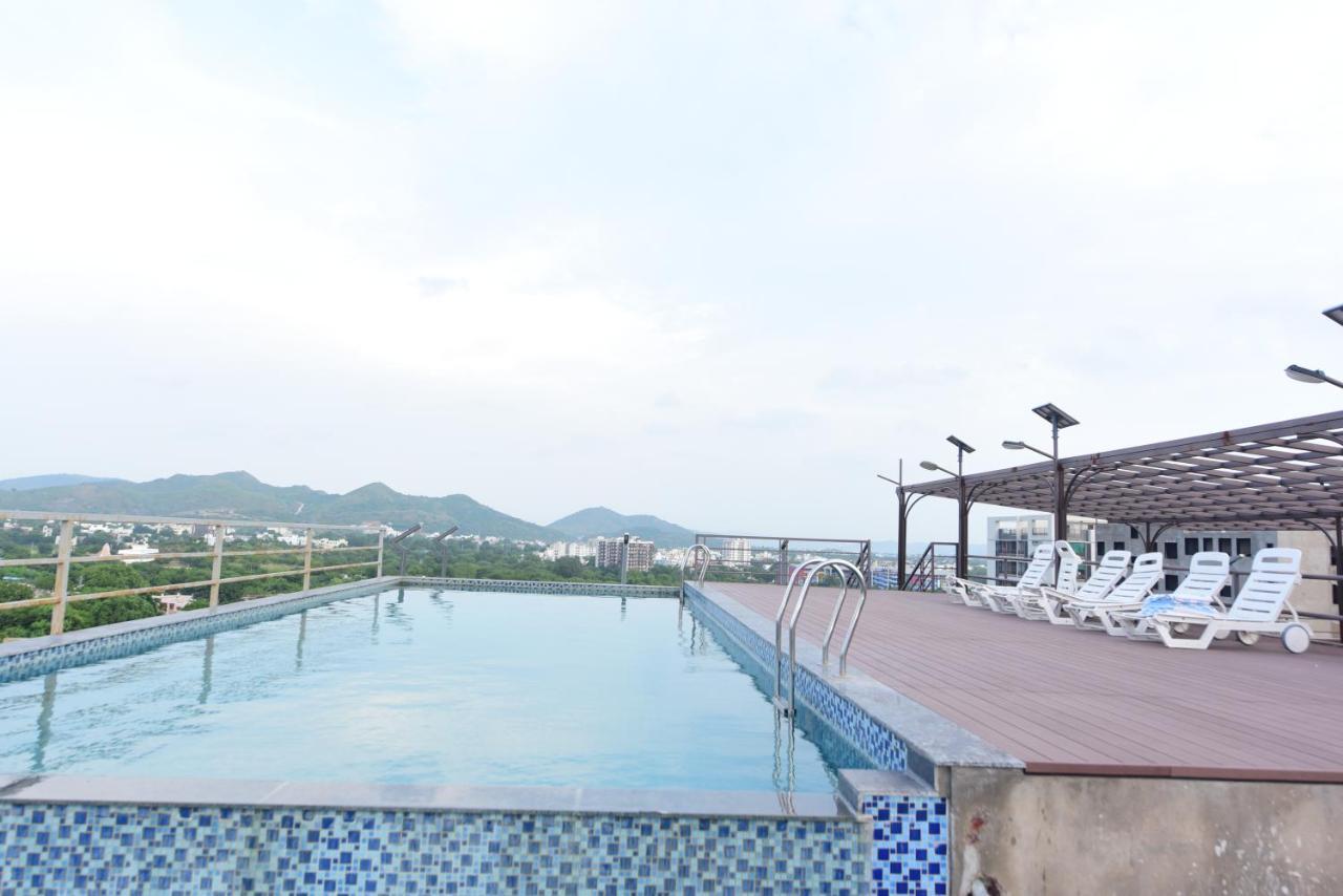 Hotel Yois Udaipur Bagian luar foto